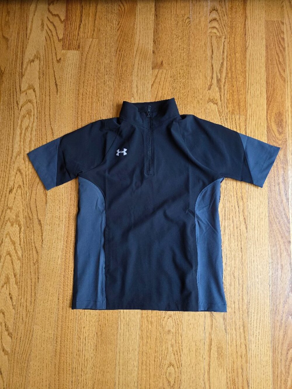 Under Armour Short Sleeve Windbreaker | Med | Mock Neck Quarter Zip Black Gray
